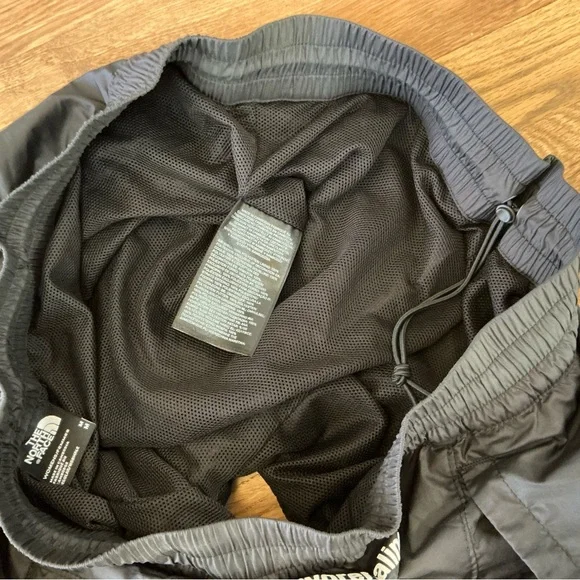 THE NORTH FACE WINDWALL HYDRENALINE Women’s,Med, Mesh Lined Shorts Black - Picture 8 of 8